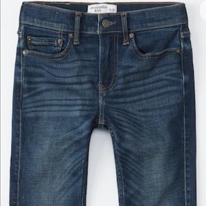 Brand new Abercrombie and Fitch boys jeans size 7/8.